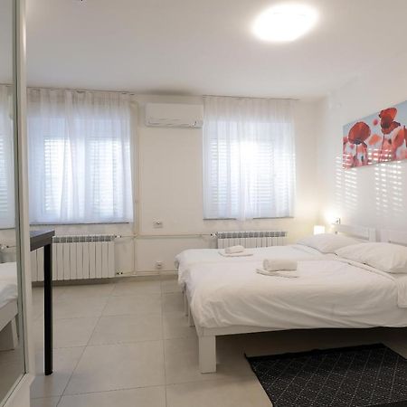 Rijeka Budget Rooms エクステリア 写真