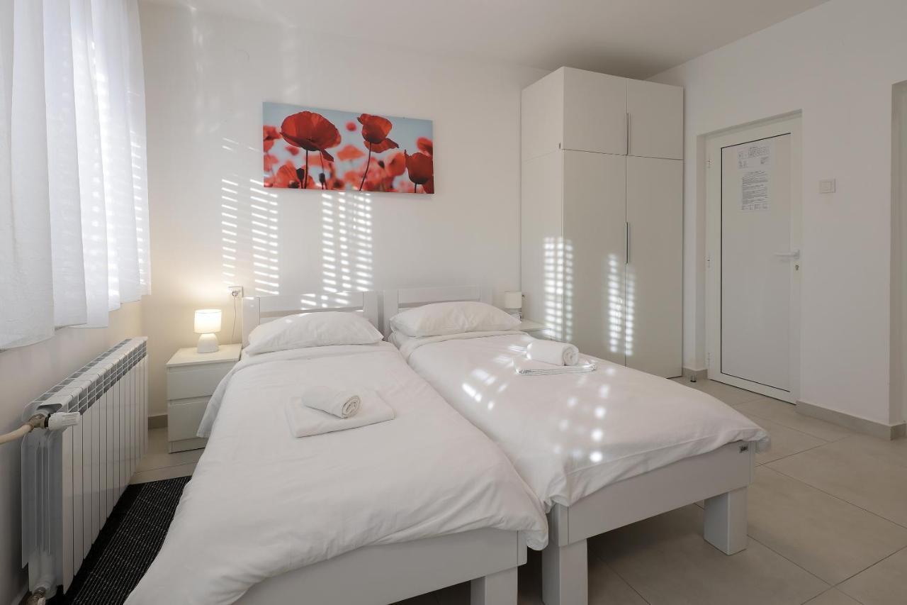 Rijeka Budget Rooms エクステリア 写真