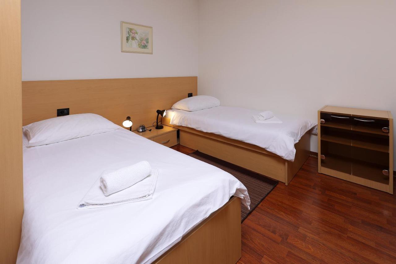 Rijeka Budget Rooms エクステリア 写真