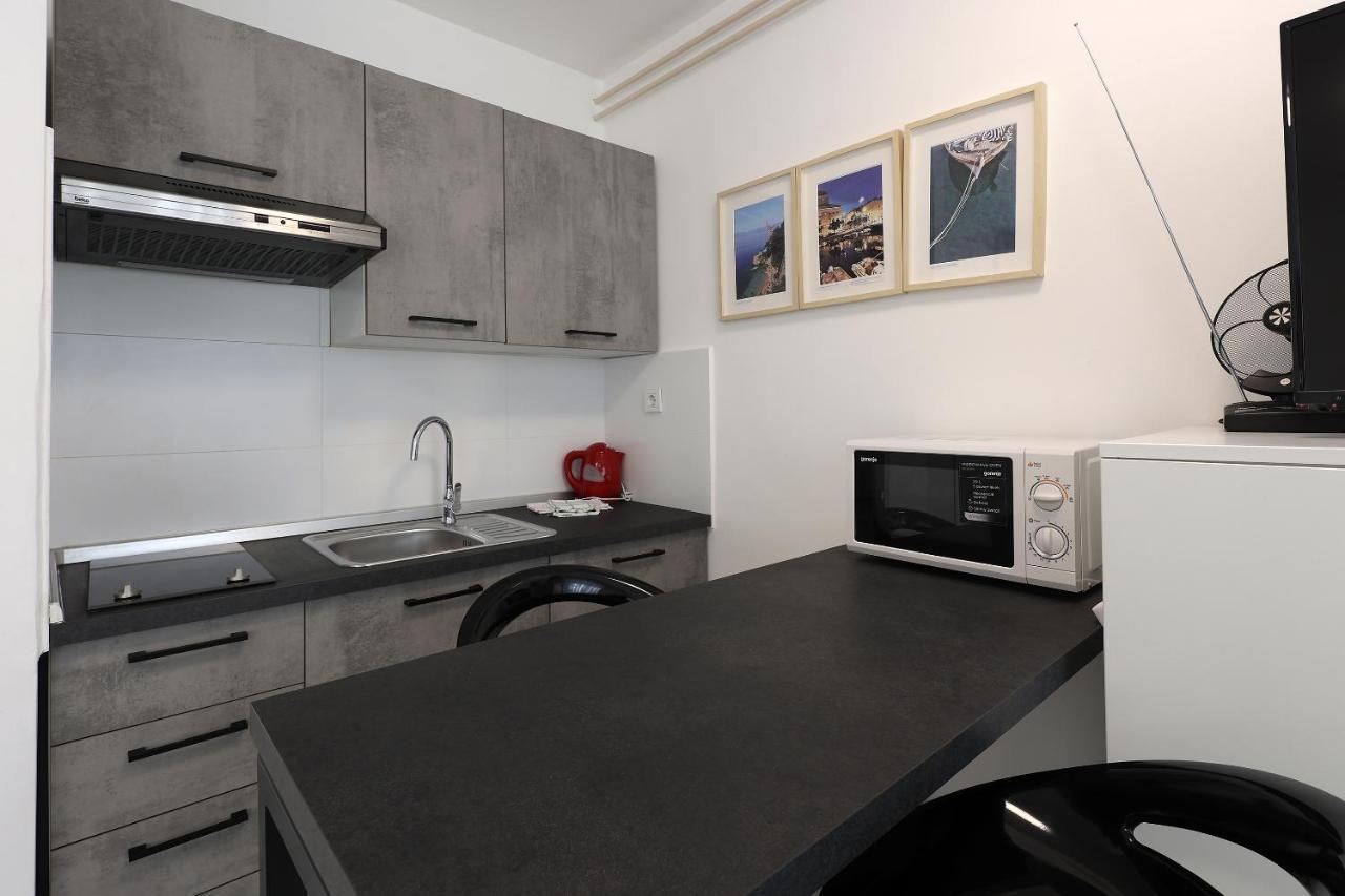 Rijeka Budget Rooms エクステリア 写真