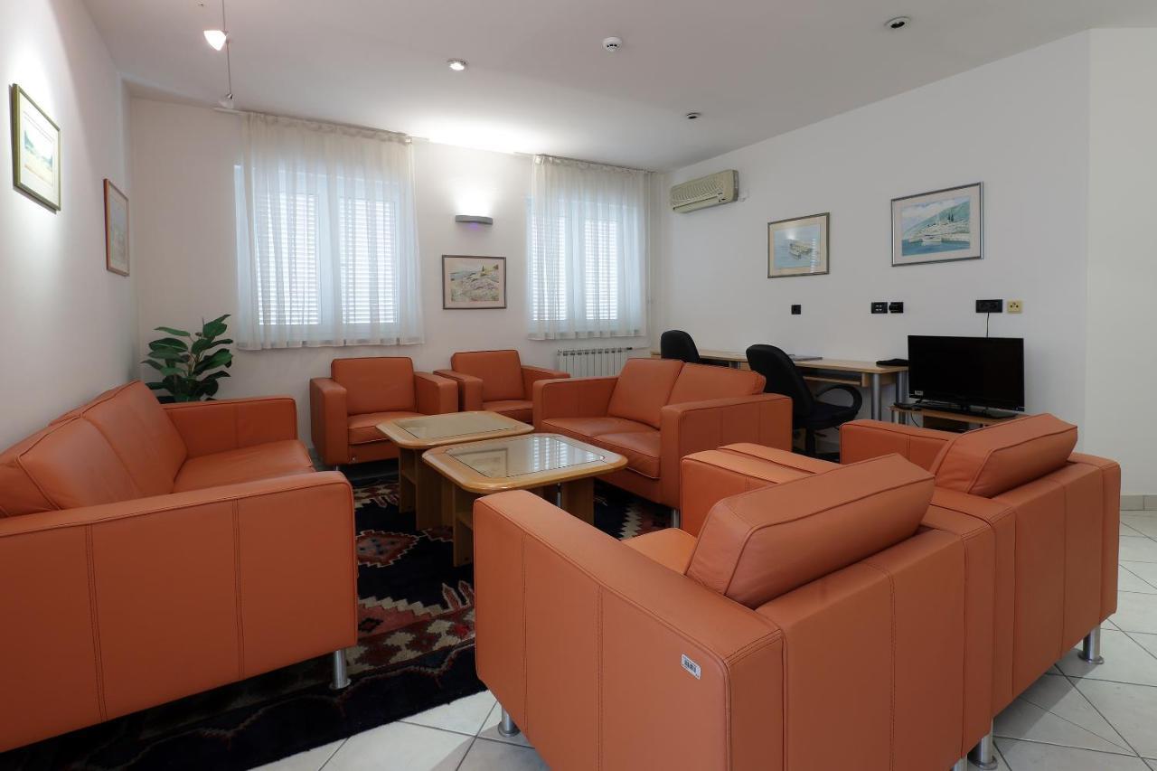 Rijeka Budget Rooms エクステリア 写真